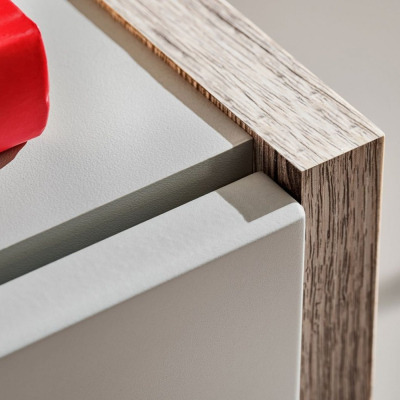 Schmale Kommode BOHI – Perlgrau / Wellington Eiche