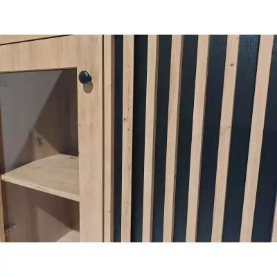 Niedriger Vitrinenschrank AIMY - Artisan Eiche