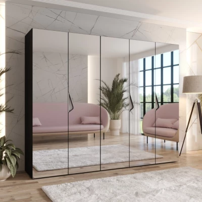 Breiter Kleiderschrank 250 cm AMARIS 3 mit Spiegel - schwarz / Griffe aus Kaschmir