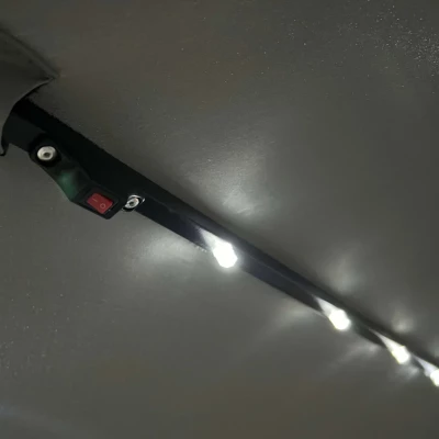 Verstellbarer Sonnenschirm MILANOR mit LED-Beleuchtung – hellgrau