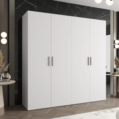 Geräumiger Kleiderschrank HELMA 1.200 cm - weiß / silberne Griffe