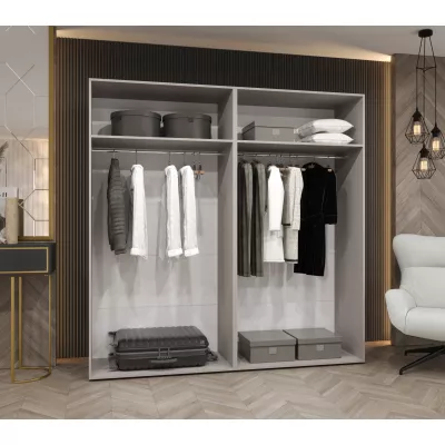 Geräumiger Kleiderschrank HELMA 1.200 cm - weiß / silberne Griffe