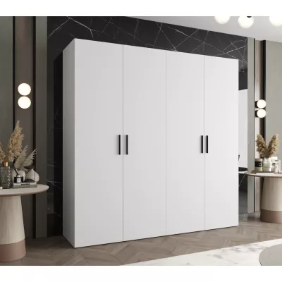 Geräumiger Kleiderschrank HELMA 1.200 cm - weiß / schwarze Griffe