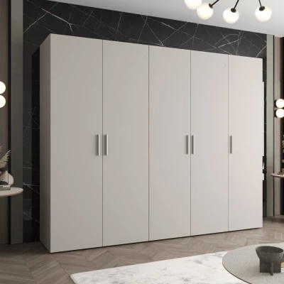 Geräumiger Kleiderschrank HELMA 1.250 cm - Kaschmir / silberne Griffe