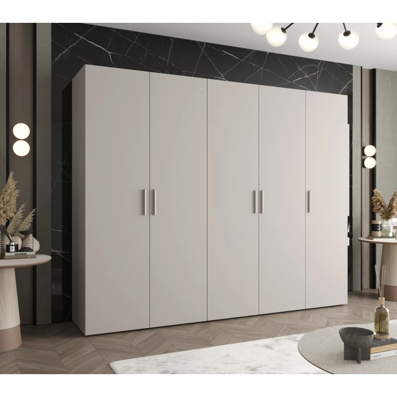 Geräumiger Kleiderschrank HELMA 1.250 cm - Kaschmir / silberne Griffe