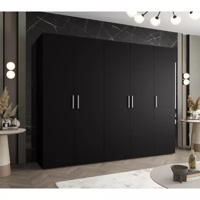 Geräumiger Kleiderschrank HELMA 1.250 cm - schwarz / silberne Griffe