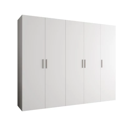Geräumiger Kleiderschrank HELMA 1250 cm - weiß / silberne Griffe