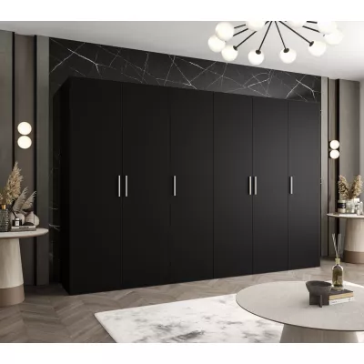 Geräumiger Kleiderschrank HELMA 1.300 cm - schwarz / silberne Griffe