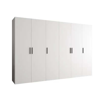 Geräumiger Kleiderschrank HELMA 1.300 cm - weiß / schwarze Griffe