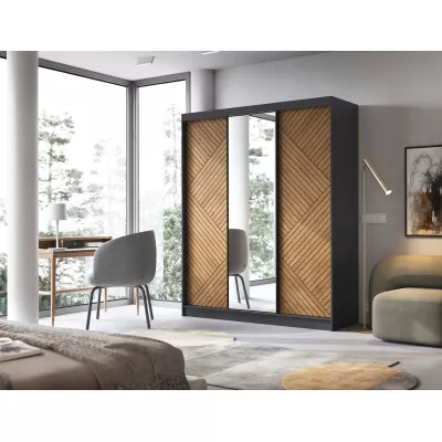 Kleiderschrank mit Spiegel und Schiebetüren 180 cm VALORA - schwarz / karamellfarbene Eiche